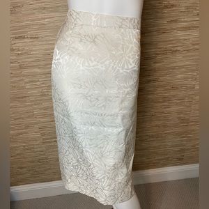 Gorgeous white jacquard skirt